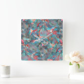 Klare rote und zyklische Flecken an unfertiger, un Quadratische Wanduhr (Zuhause)