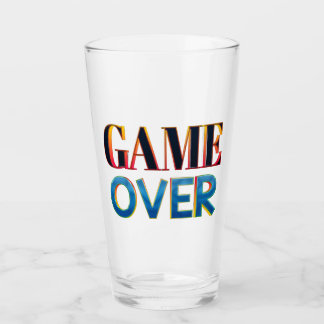 Klarglas mit "Game Over" in fett, farbenfroh  Glas