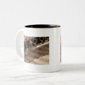 Klarinette Musikinstrument mit Notation Zweifarbige Tasse (Vorderseite Links)