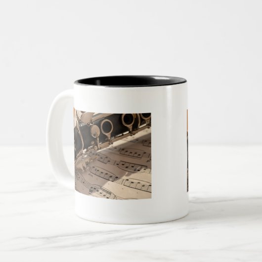 Klarinette Musikinstrument mit Notation Zweifarbige Tasse (Vorderseite Links)