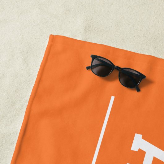 Klasse 2023 Orange Personalisiert Graduate Name Strandtuch (Beispiel)