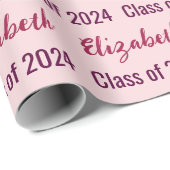 Klasse 2024 Graduate's Name Pale Pink Geschenkpapier (Rolleneckpunkt)
