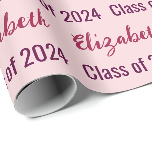 Klasse 2024 Graduate's Name Pale Pink Geschenkpapier (Rolleneckpunkt)
