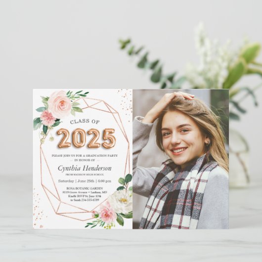 Klasse 2025 Ballon Letters Foto Abschluss Einladung (Stehend Vorderseite)