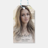 Klasse 2025 Elegant Script Grad Foto Abschluss Geschenkanhänger (Vorderseite)