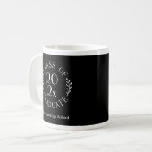 Klasse 2025 Emblem School Name Black Abschluss Kaffeetasse (Vorderseite Links)
