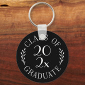 Klasse 2025 Graduate Chic Typografy Black Schlüsselanhänger (Vorderseite)