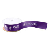 Klasse 2025 Graduate Name Lila & White Script Satinband (Spule)