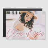 Klasse 2025 Magenta Script Foto Abschluss Magneteinladung (Vorne/Hinten)