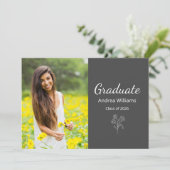 Klasse 2025 Modernes Foto Elegant Gray Ankündigung (Stehend Vorderseite)