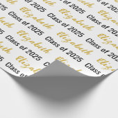 Klasse 2025 und Graduate's Name White Black Gold Geschenkpapier (Ecke)