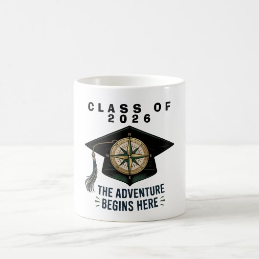 Klasse 2026 Abschluss Kompass Mortarboard Kaffeetasse (Mittel)