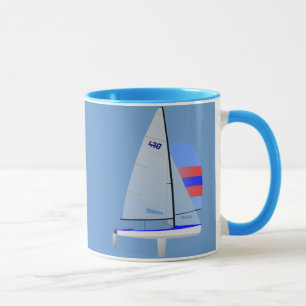 Klasse 470, die Segelboot läuft Tasse