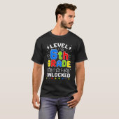 Klasse 6 freigeschaltet T-Shirt (Vorne ganz)