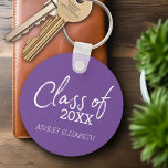 Klasse DER ADD YOUR YEAR Graduation Party Schlüsselanhänger<br><div class="desc">Modernes Design für jeden Absolventen. Fügen Sie 2021,  2020 oder jedes Jahr,  um diese elegante und moderne Drehbuch personalisieren. Dieses kann für jeden Absolventen - Gymnasium,  Uni,  Graduiertenschule,  Meditationsschule oder sogar Fachschule - genutzt werden.</div>