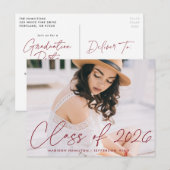 Klasse der Burgundy Script Graduation Party 2023 Einladungspostkarte (Vorne/Hinten)