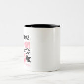 Klasse der höheren Mama von 2022 Zweifarbige Tasse (Mittel)