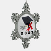 Klasse des Abschlusses 2023 von Janz Schneeflocken Zinn-Ornament (Links)