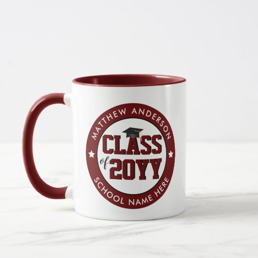 Klasse des Burgundy Red Graduate Abschlusses 2023 Tasse (Links)