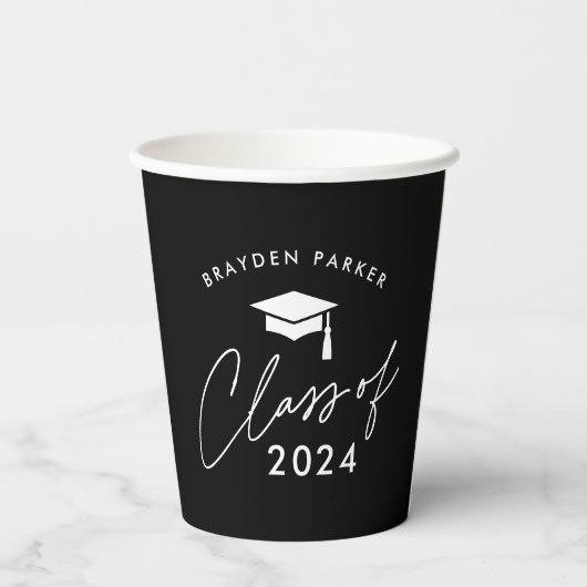 Klasse des einfachen Abschlusses 2024 Pappbecher (Rückseite)