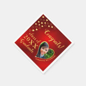 Klasse des Fotos mit Abschluss 2025, Rot und Gold Serviette (Ecke)