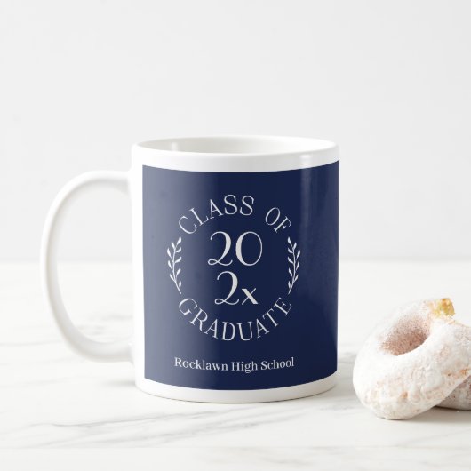 Klasse des Jahres Emblem School Name Navy Abschlus Kaffeetasse (Mit Donut)