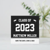 Klasse des Save the Date Schwarz-weißen Abschlusse Ankündigung (Stehend Vorderseite)