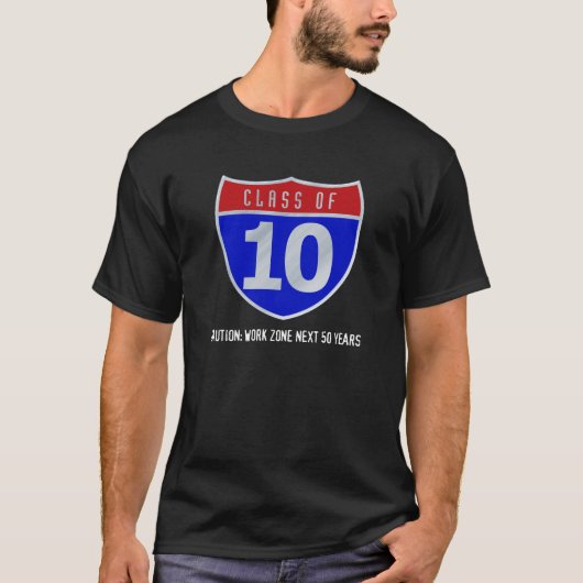 Klasse von 10 Verkehrsschild-Dunkelheits-T - T-Shirt (Vorderseite)