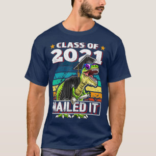 Klasse von 2021 T Rex Dinosaur Graduation Cap Gown T-Shirt