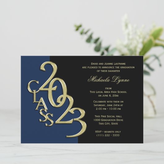 Klasse von 2023 Grad Gold mit Farboption Einladung (Stehend Vorderseite)