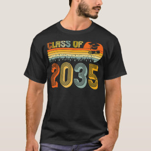 Klasse von 2035 wird mit mir vor dem Abschluss Vin T-Shirt