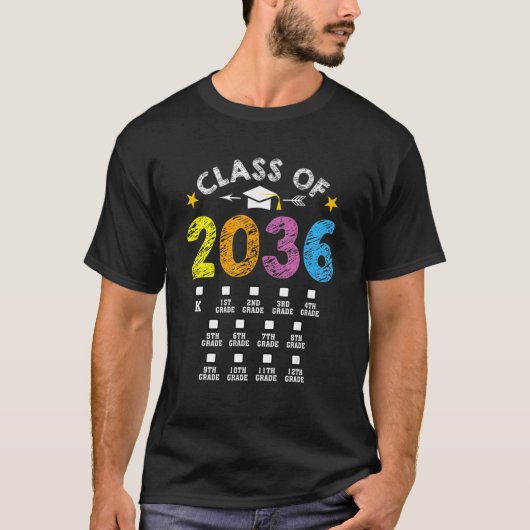 Klasse von 2036 wächst mit Me Checklist-Abschluss T-Shirt (Vorderseite)