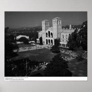 Klassenwechsel von oben auf dem Gebäude Alte Physi Poster