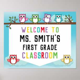Klassenzimmer Begrüßungszeichen im Niedlichen Owl- Poster