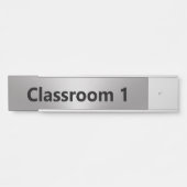 Klassenzimmer mit Silber- und Schwarz-Text-Vorlage Türschild (Vorderseite )