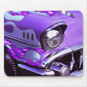 Klassiker: Chevrolet mit brennender Motorhaube Mousepad