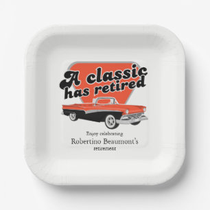 Klassiker hat Rotes Auto Ruhestandsparty in den Ru Pappteller