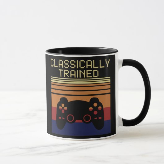 KLASSISCH AUSGEBILDET TASSE (Rechts)