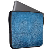 Klassisch blaue Lederhintergrundtextur Closeup.bl Laptopschutzhülle (Vorne Rechts)