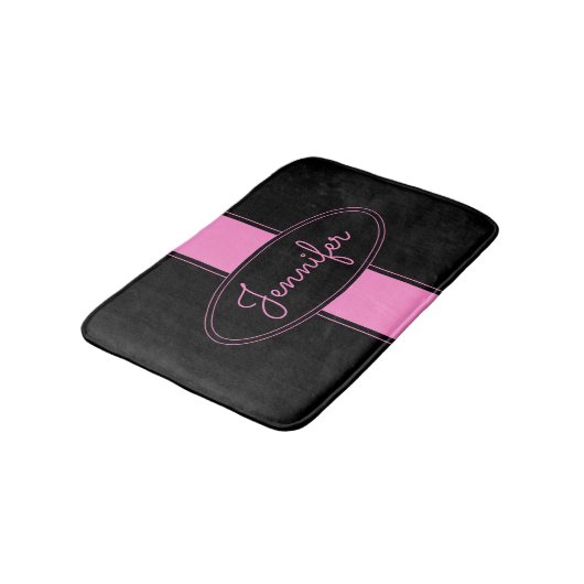 Klassisch Elegant Rosa Schwarzer Individuelle Name Badematte (Schrägansicht)