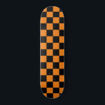 Klassisch kariert (kariert) orange und schwarz skateboard<br><div class="desc">Orangefarbenes und schwarzes (kariertes) Muster</div>