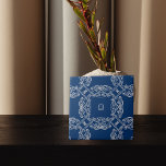 Klassisch Vintages Cobalt Blau und Weiß Fliese<br><div class="desc">Klassisches und elegantes Dekorfliesendesign mit weißen Ornamenten auf kobaltblauen Hintergrund.</div>