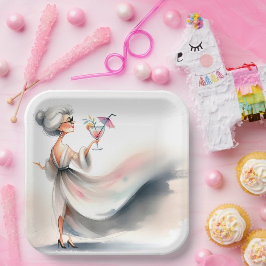 Klassische ältere Frau mit Party Drink Pappteller (Party)