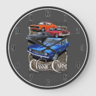 Klassische Autos, große Uhr