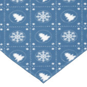 Klassische Blaue Schneeflocken Weihnachtsbäume Tischdecke (Schrägansicht)