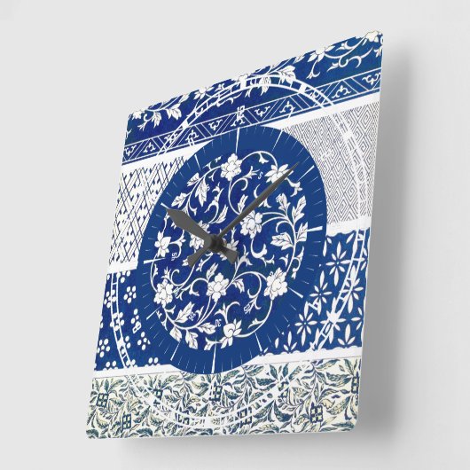 Klassische Blumendekoration Print Quadratische Wanduhr (Winkel)