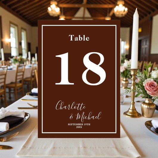Klassische braune Skript-Minimalist-Hochzeit Tischnummer