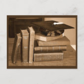 Klassische Bücher mit Abschluss-Hut Postkarte (Vorderseite)