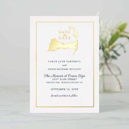 Klassische Cape Cod Map Wedding Save the Date Folieneinladung (Stehend vorne)