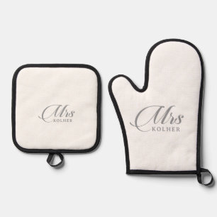 Klassische Chic-Kalligrafie Mrs Ofenhandschuh & Topflappen-Set